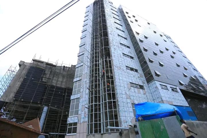 ለረጅም ጊዜ ተጓቶ የነበረው የወጣቶችና ህፃናት ቲያትር ግንባታ የከተማ አስተዳደር በአንድ አመት ውስጥ ባደረገው ርብብር ወደ መጠናቀቁ ደርሷል፡፡ የሃገር ፍቅር እድሳትም በተመሳሳይ ሊጠናቀቅ ተቃርቧል !!